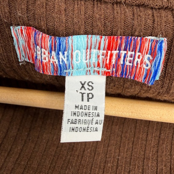 Urban Outfitters Brown Ribbed Knit Long Sleeve Square Neck Top Cropped XS - Picture 3 of 4